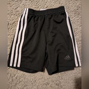 Bulk 3-4t shorts and long sleeve shirt